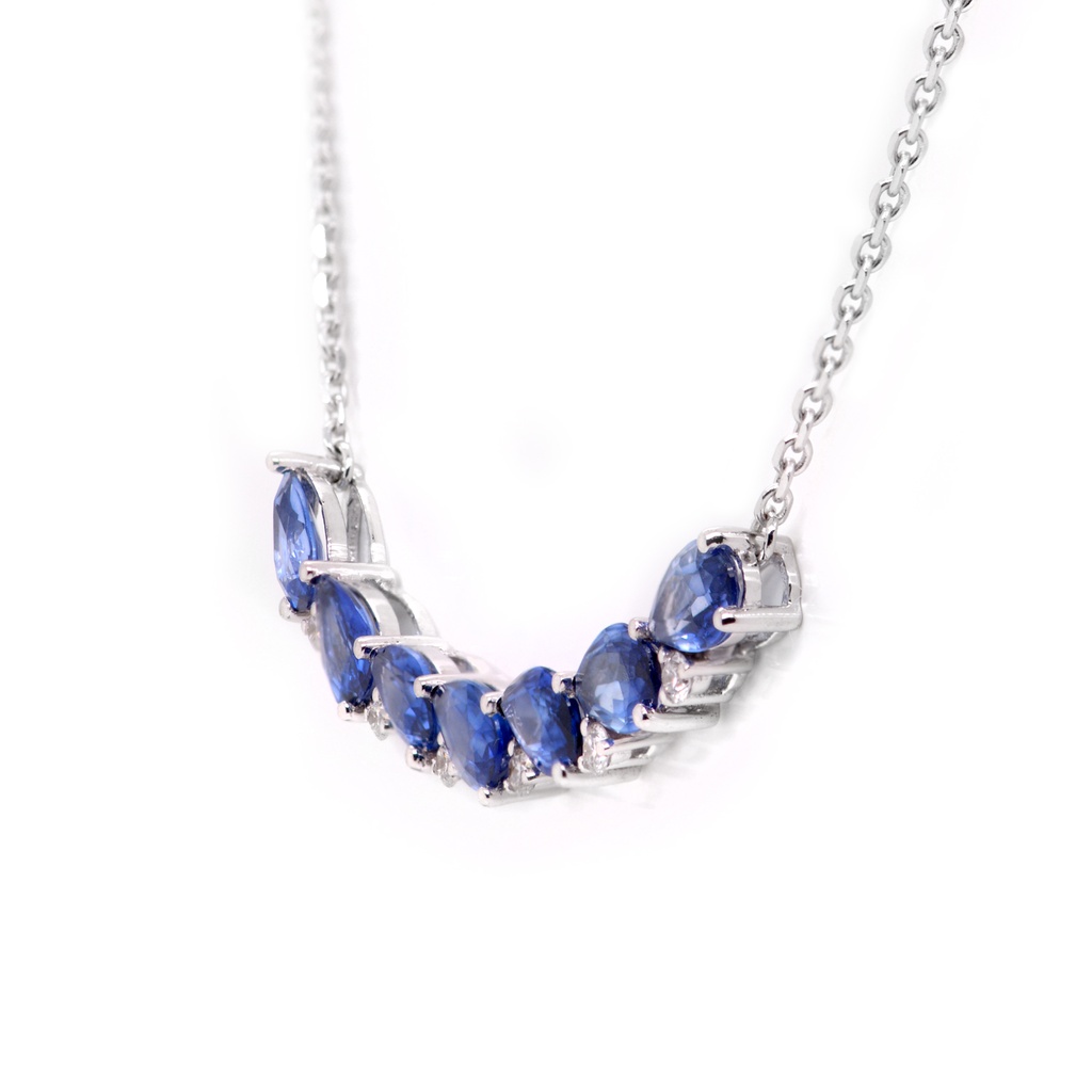 GARGANTILLA CON DIJE 7-ZAFIROS Talla/Pera 1.23ct, 6-DIAMANTES 0.07ct  3.00gr ORO Blanco 18K