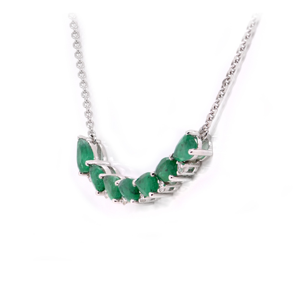 GARGANTILLA c/DIJE 7-ESMERALDAS Talla/Pera 1.36ct, 6-DIAMANTES 0.07ct  42cm 3.0gr ORO Blanco 18K