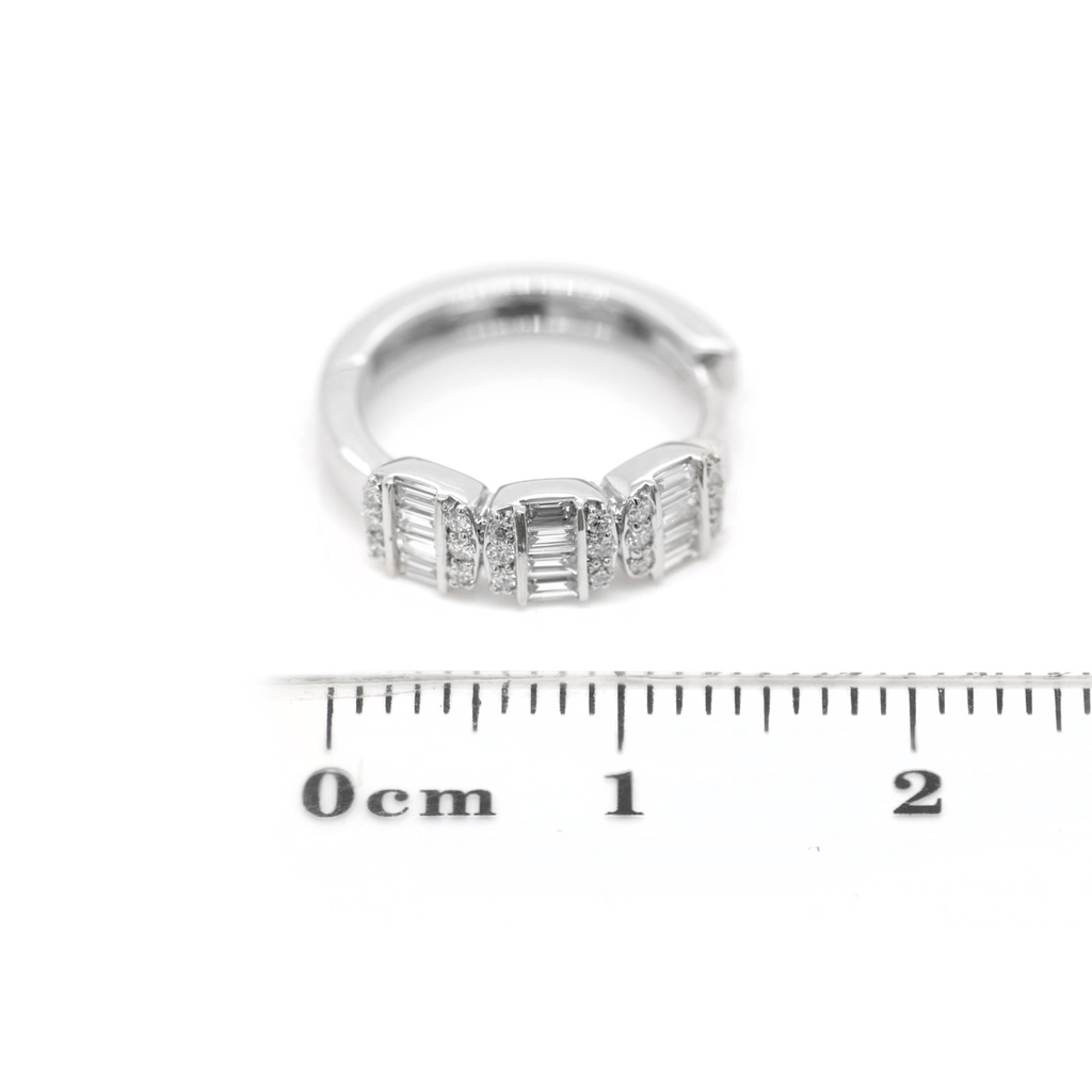 ARRACADAS ICE HOOP DIAMANTES Talla-Brillante/Baguette 0.45ct GVS 3.5gr. ORO BLANCO 18K