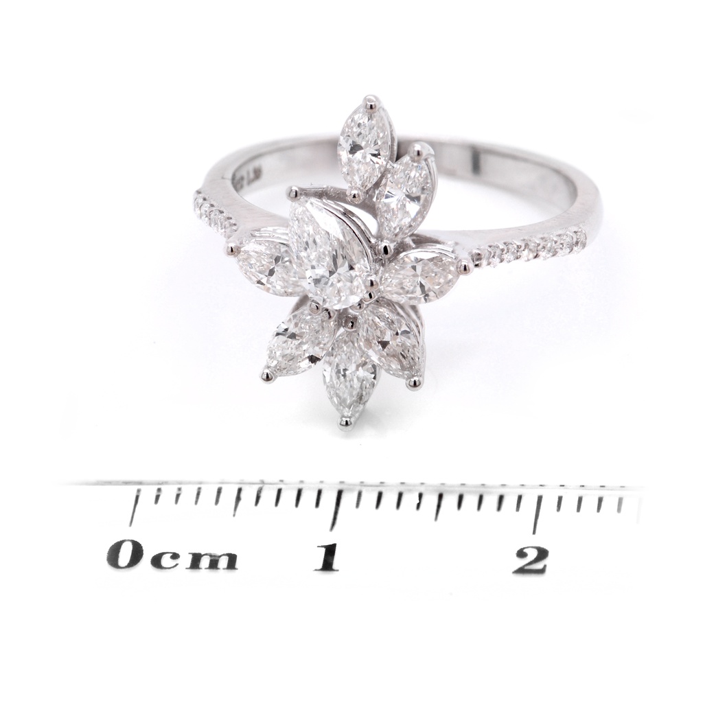 ANILLO AGAVE 22-DIAMANTES Talla-Pera/Marquise/Redondo 1.36ct 3.8gr. ORO BLANCO 18K