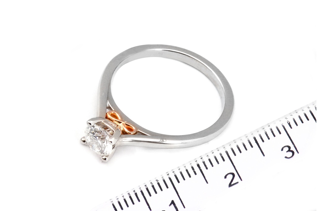 [CYC] Anillo de Compromiso Cinderella VII con un diamante natural Corte Ideal Original 2/3ct VS2/I en oro blanco/rosa 18K
