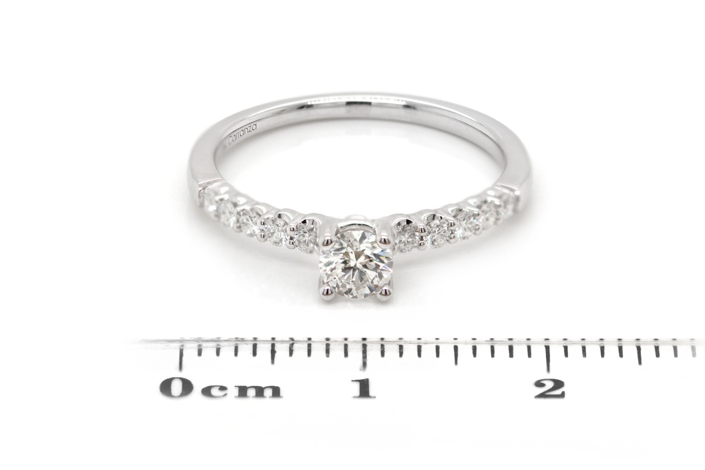 [CYC] Anillo de Compromiso Dream con un diamante natural Corte Ideal Original 1/4ct VS2/I y adornado con 0.19ct diamantes naturales VS/G en oro blanco 18K