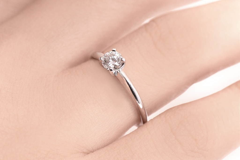 [CYC] Anillo de Compromiso Exquisite con un diamante natural Corte Ideal Original 1/3ct VS2/I en oro blanco 14K