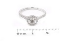 [CYC] Anillo de Compromiso Full Halo con un diamante natural Corte Ideal Original 1/4ct VS2/I y adornado con 0.24ct diamantes naturales VS/G en oro blanco 18K
