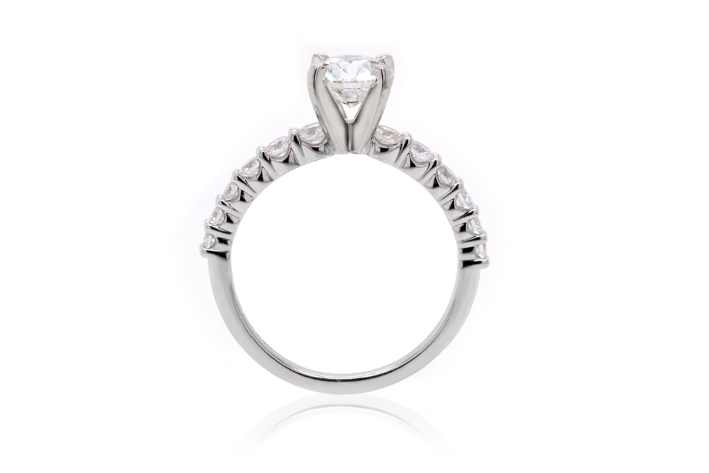 [CYC] Anillo de Compromiso SmilePetite con un diamante natural Corte Ideal Original 3/4ct VS2/I y adornado con 0.42ct diamantes naturales VS/G en oro blanco 18K