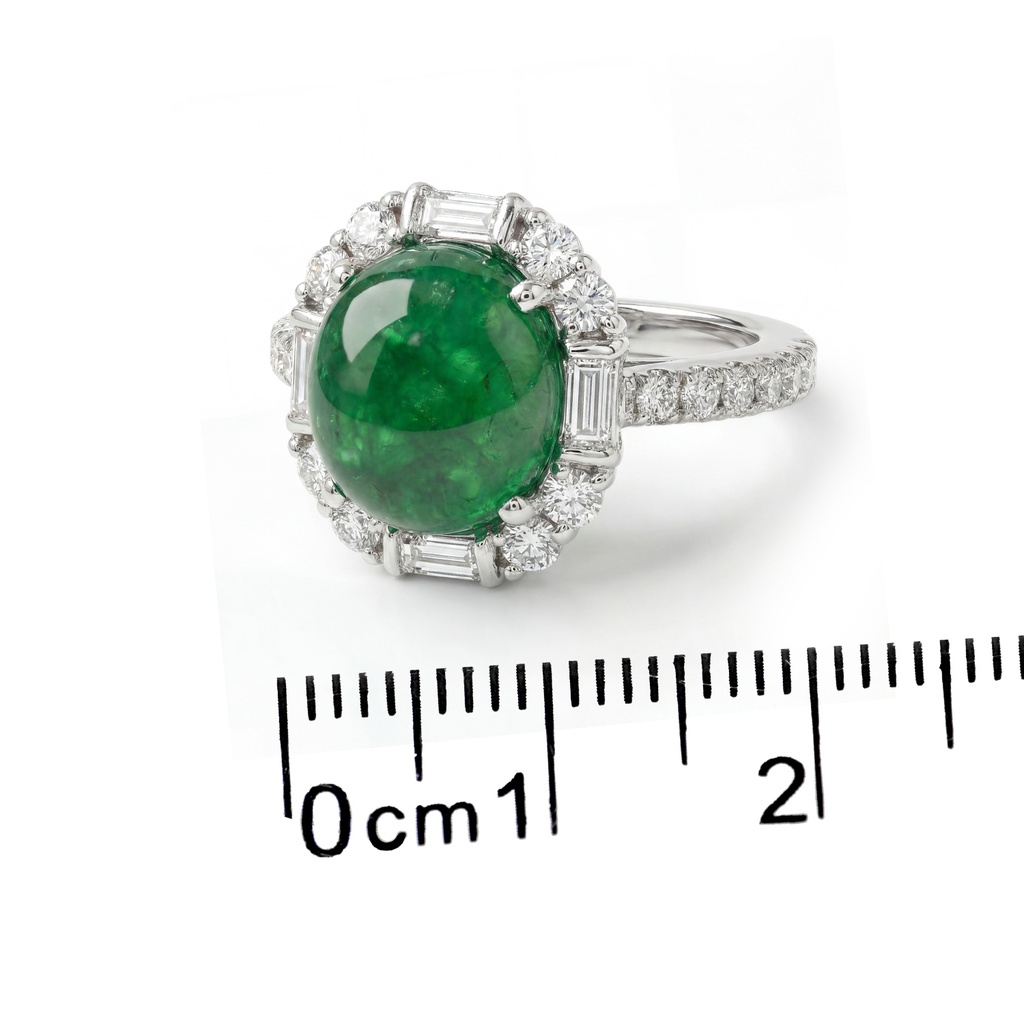 ANILLO ESMERALDA Oval Cabujón/5.76ct DIAMANTES Brillante/Baguette-0.65ct 4.7gr. ORO BLANCO 18K