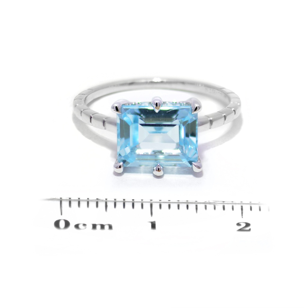 Anillo LA PAZ Solitario TOPACIO AZUL-SKY Octágono-2.93Ct 2.4gr 18K  