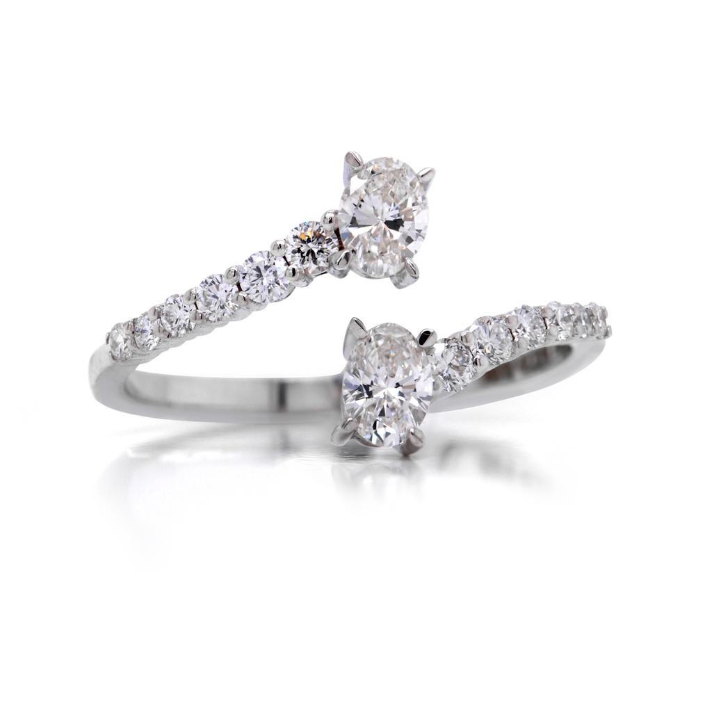 ANILLO “Tu y Yo“  2-DIAMANTES Talla-Oval 0.37ct 12-DIAMANTES Talla-Redondo 0.24ct 2.13gr. ORO BLANCO 18K