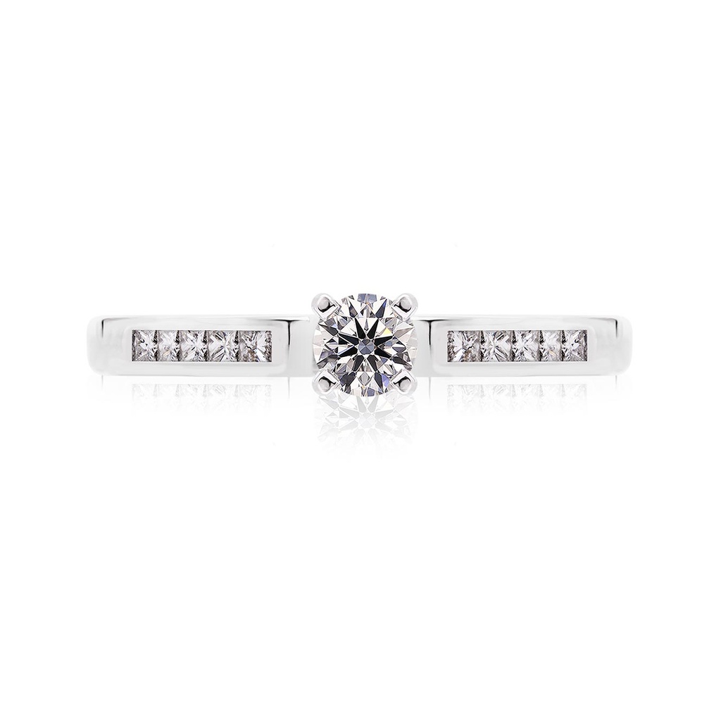 [CYC] Anillo de Compromiso Pricess Canal con un diamante natural Corte Ideal Original 1/4ct VS2/I y adornado con 0.15ct de diamantes naturales en oro blanco 18K